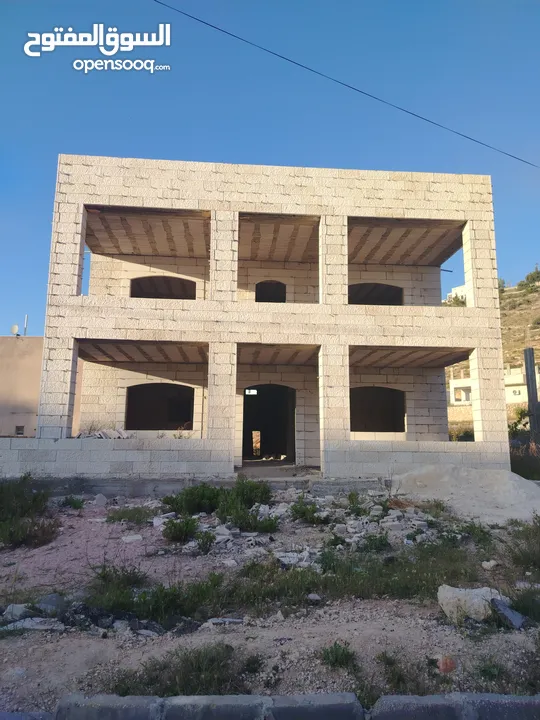 بيت عظم المغاريب واجهة حجر
