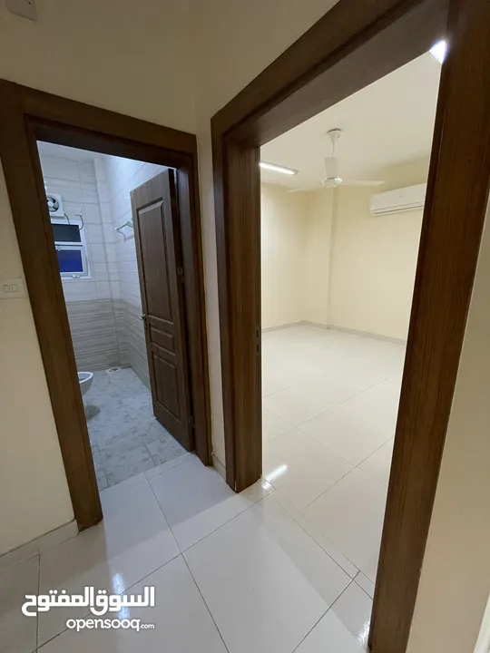 flat W/AC to rent nearest Muscat Mall/شقة مكيفة للإيجار قريب مسقط مول