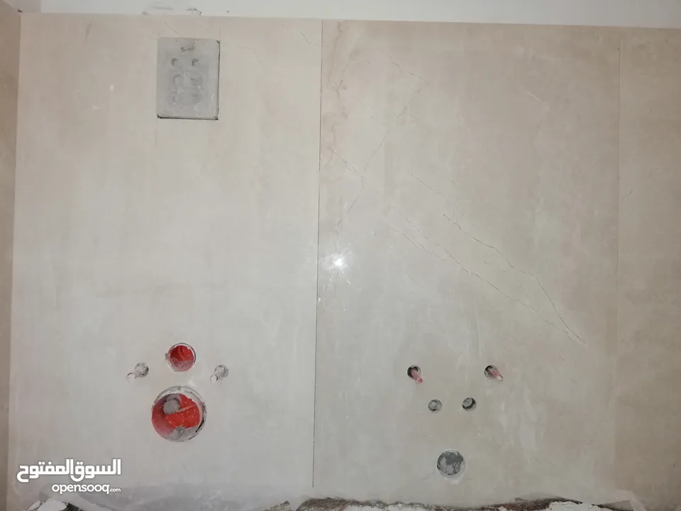 بليط سوريكفائة أوربية بأنامل ذهبية وكافة اعمال السيراميك والرخام والبورسلان وبديل الرخام والخشب