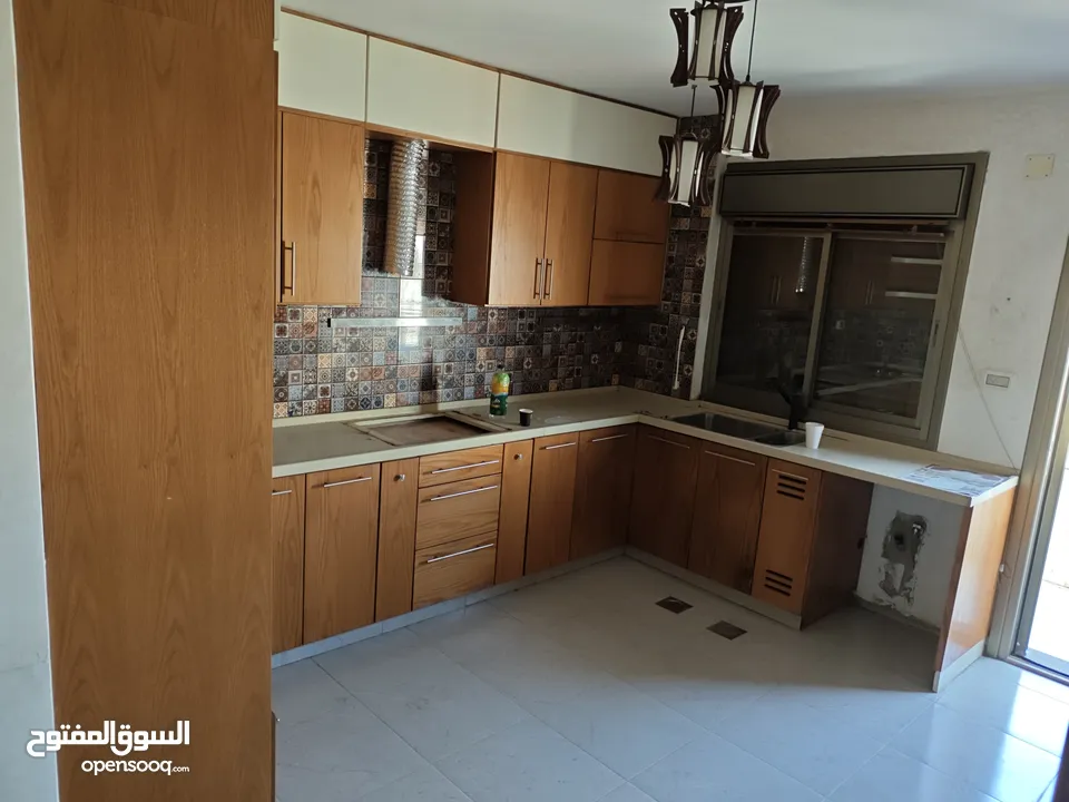 شقة 3 غرف نوم حمامين طابق ثاني تشطيب سوبر طابو جاهز للبيع
