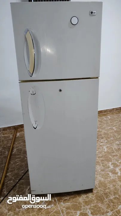 ثلاجه LG مستعمل بحاله الوكاله شغاله 100 ب 100