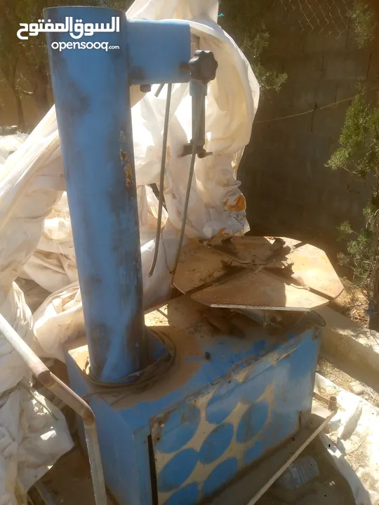 عده محل بناشر بحاله جيده