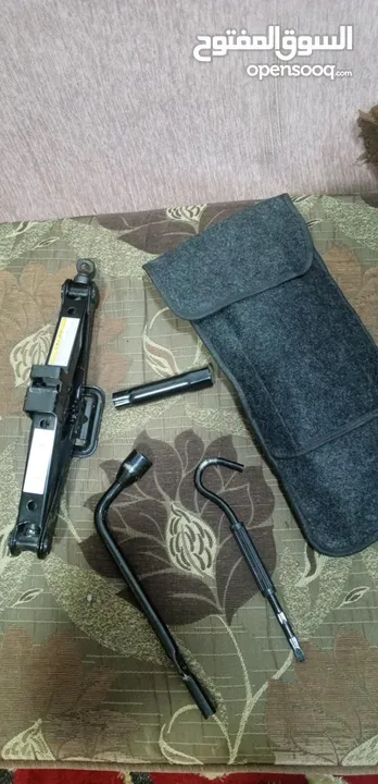 عده سيارات اصليه للبيع