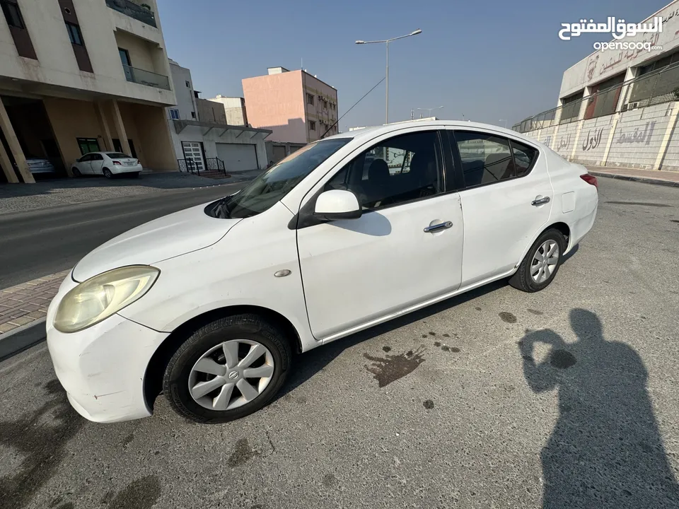 Nissan sunny 2012