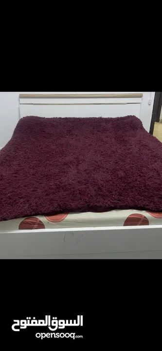 تخت مجوز مع فرشتو