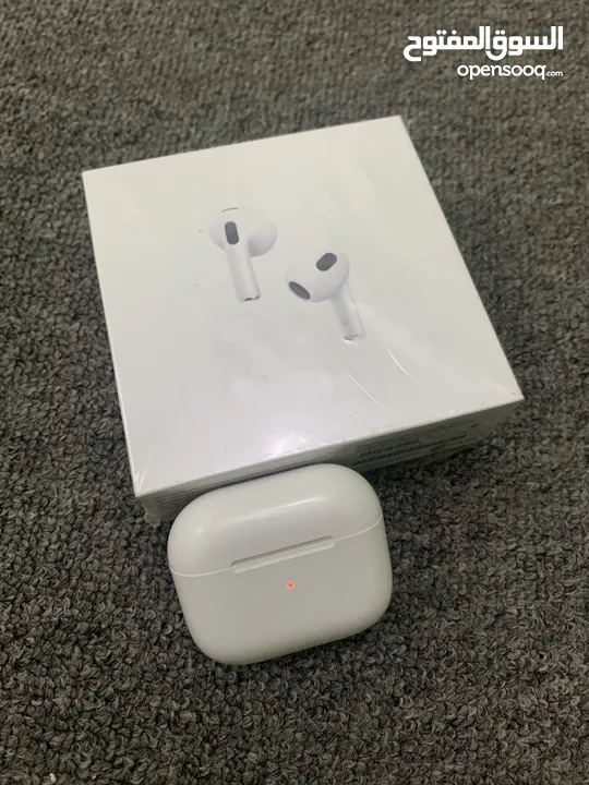 Apple AirPods (3rd generation) with Lightning Charging Case, Wireless