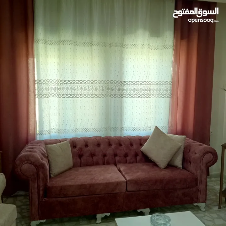 طقمين كنب مع 3قطع برادي و3قطع سجاد تركي