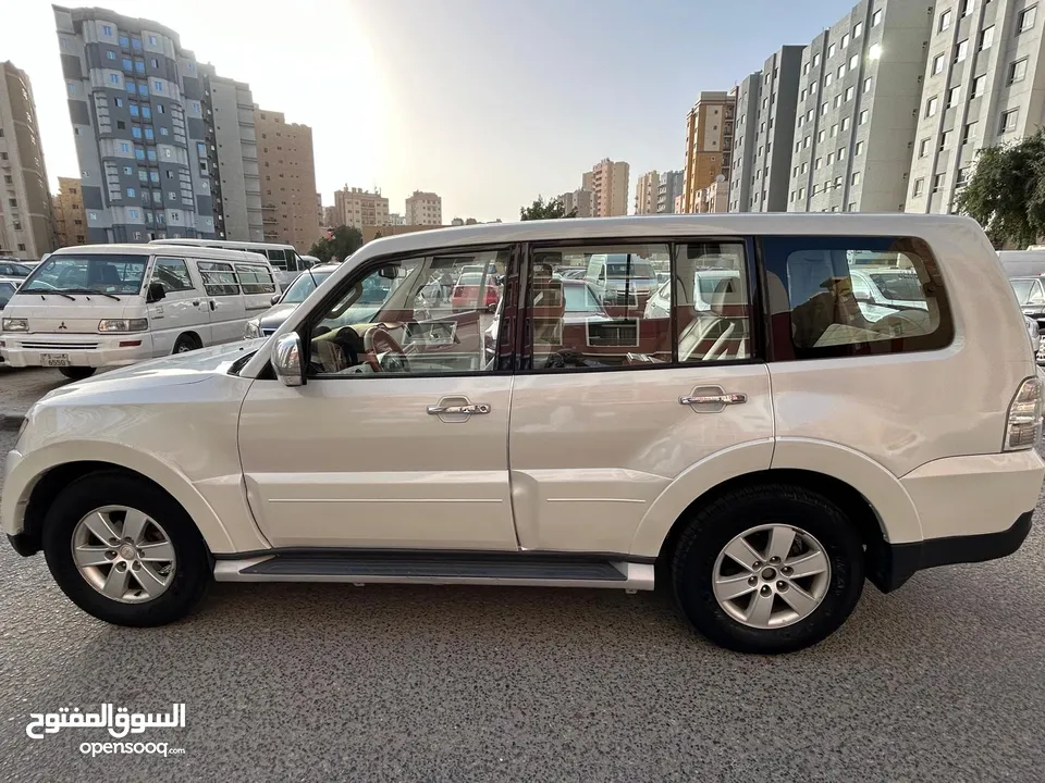 Mitsubishi pajero 2009