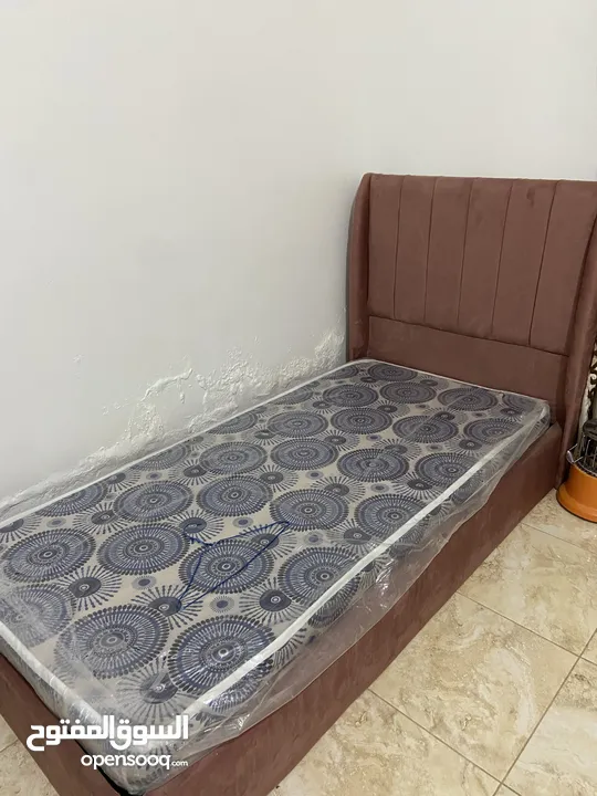 تخت وكاله مع فرشه  مرأي