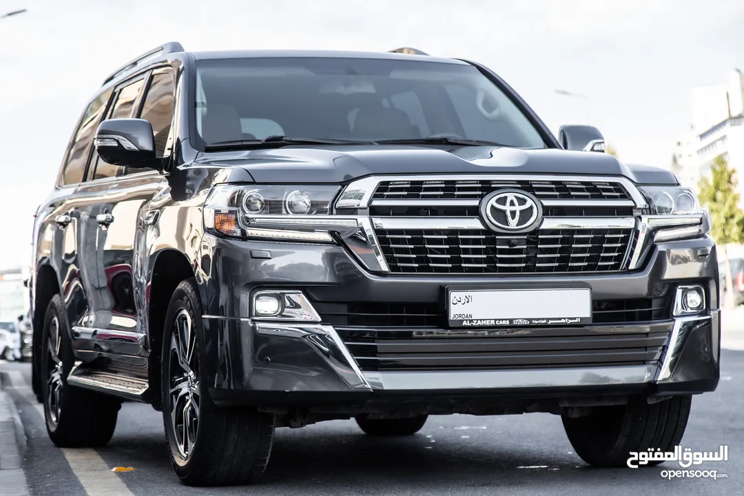 Toyota Land Cruiser 2021 Gx-r Grand Touring   السيارة وارد الشركة و قطعت مسافة 42,000 كم فقط