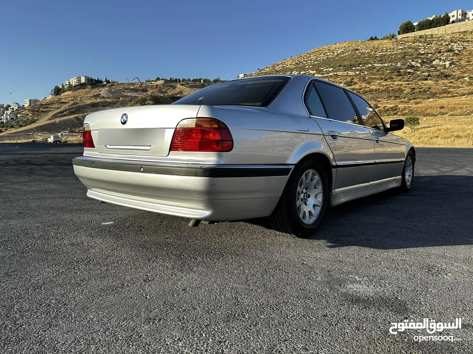 بي ام دبليو الفئة السابعة Bmw e38 728IL