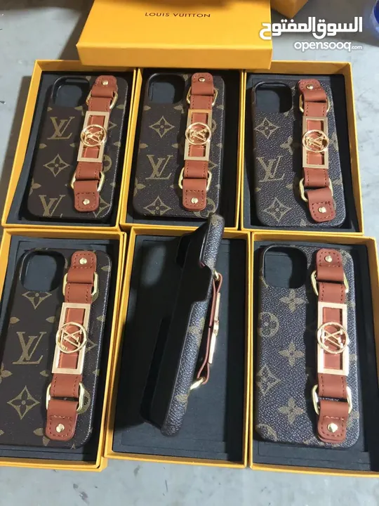 كفرات ايفون ماركة LOUIS VUITTON