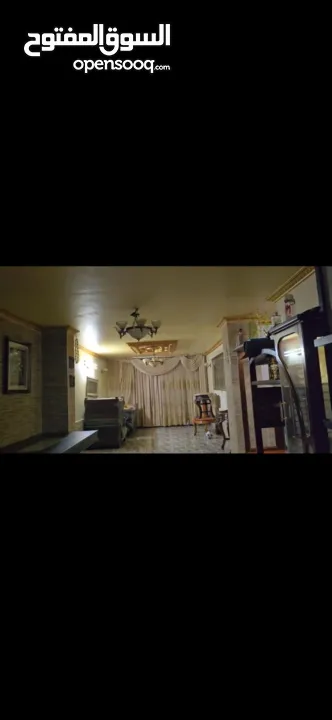 شقة بشارع التعاون بجانب مدرسة طيب مشطبة