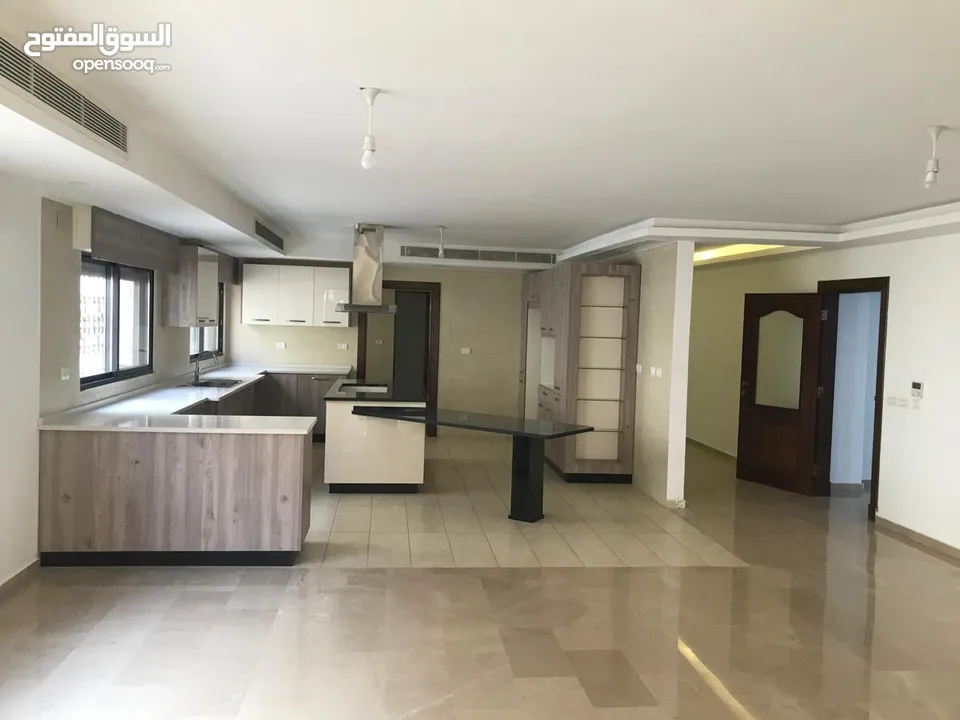 شقة ارضيه 4 غرف نوم للايجار في دير غبار - 14573