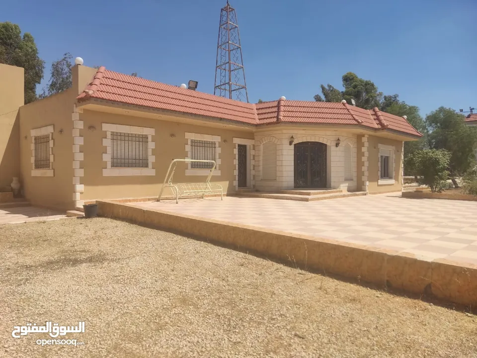 مادبا حواره مزرعه للبيع