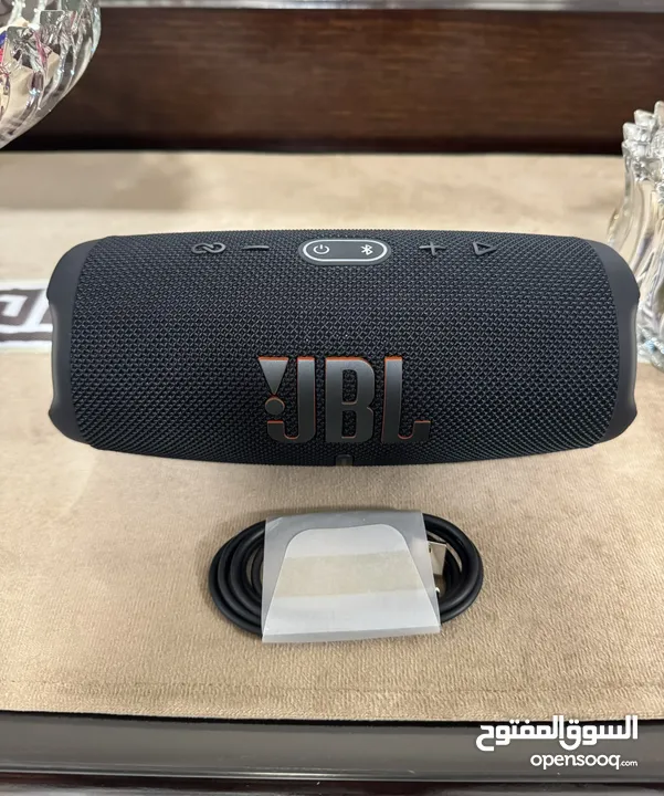 ‏JBL charge 5