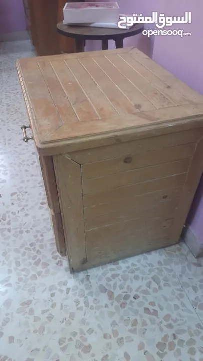تخت مفرد عدد 2 مع كومدينة لبيع