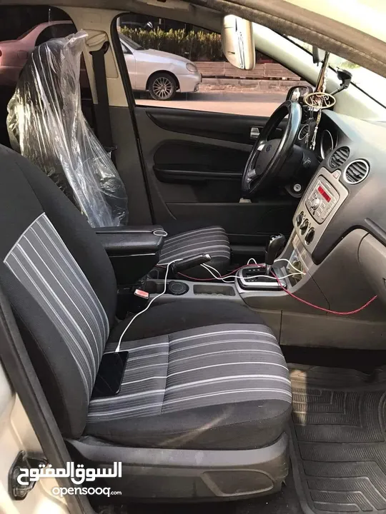 car ford focus 2009 hatchback for sale   سيارة فورد فوكس 2009 لون سلفر  هاتش باك للبيع