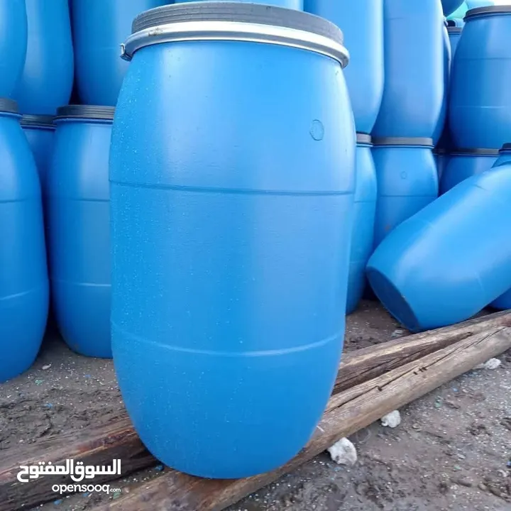 براميل بلاستيك نضاف