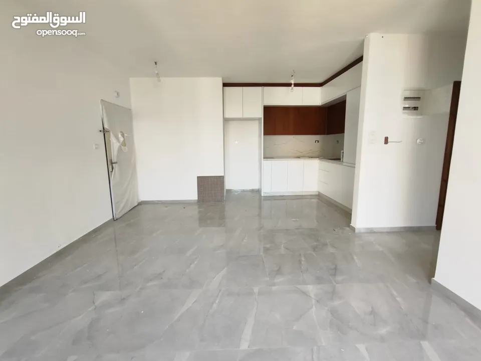 شقة جديدة وغير مفروشة للإيجار-الماصيون – خلف بن ازحيمان مباشرة.