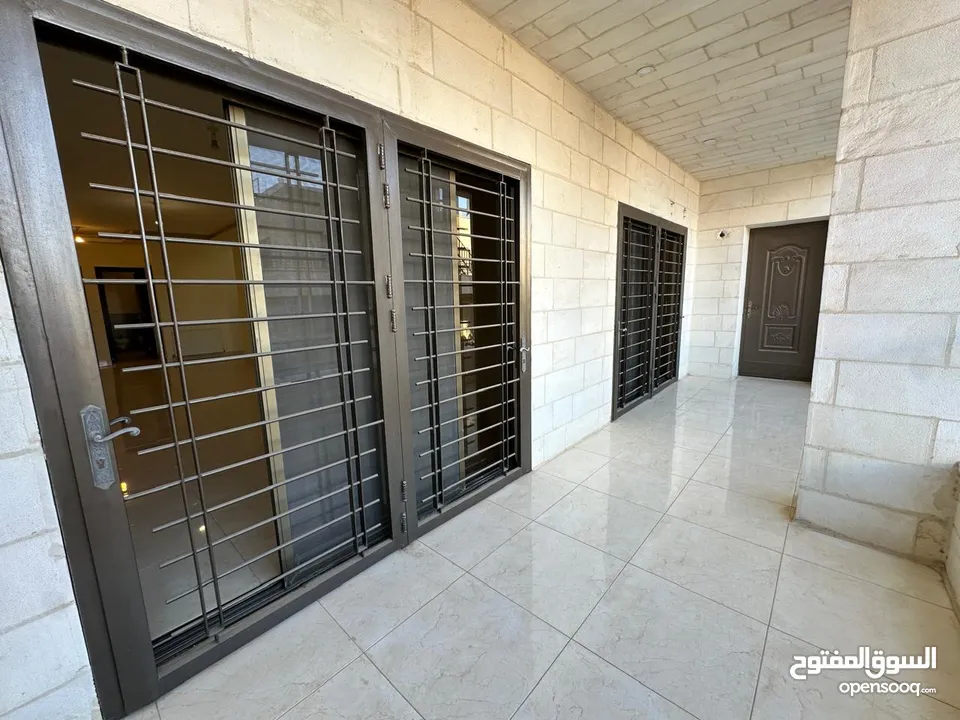 شقه غير مفروشه للأيجار في طريق المطار ( Property 40590 )-174899580