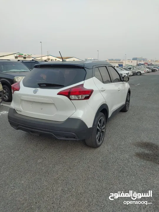 Nissan kicks sv