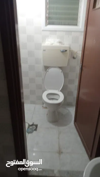 شقه للايجار لعائله  او اخ واخ