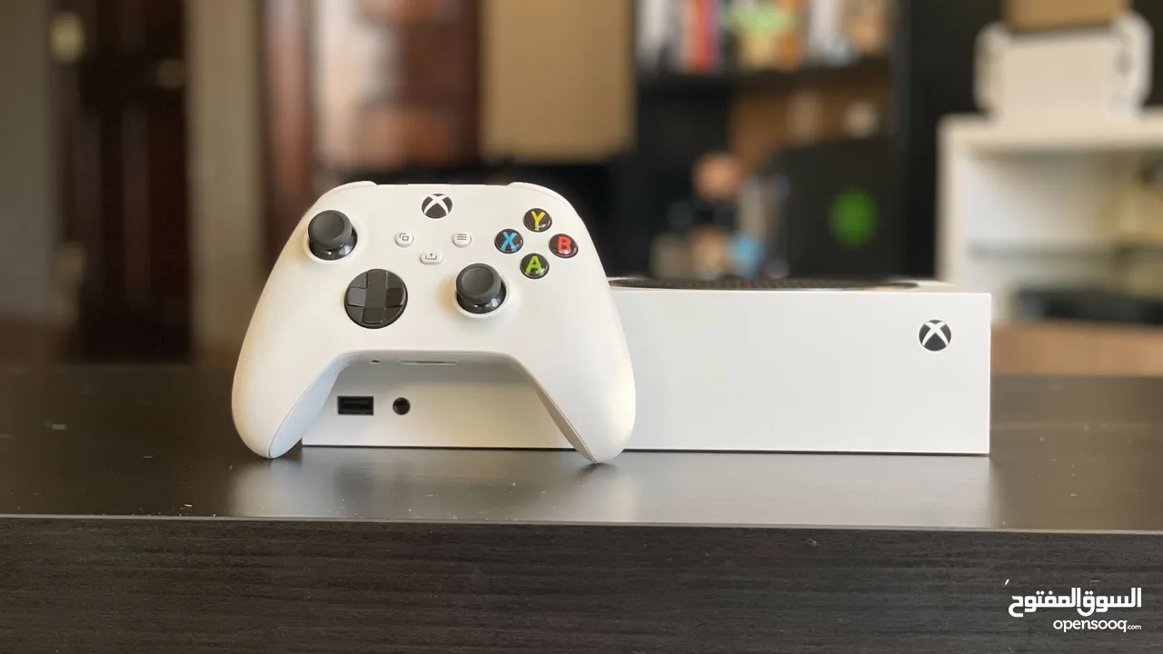 للبيع xbox series s مع ايدتين