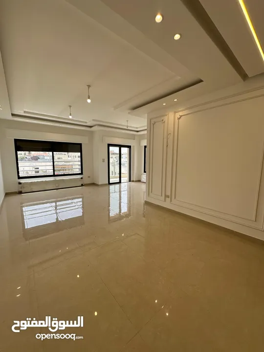 شقه فارغه لم تسكن للبيع  ـ  طريق المطار ـ النخيل