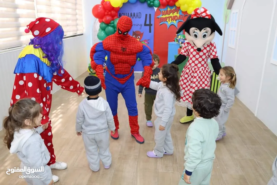 شخصية كرتونية البطريق لأعياد الميلاد وحفلات الأطفال