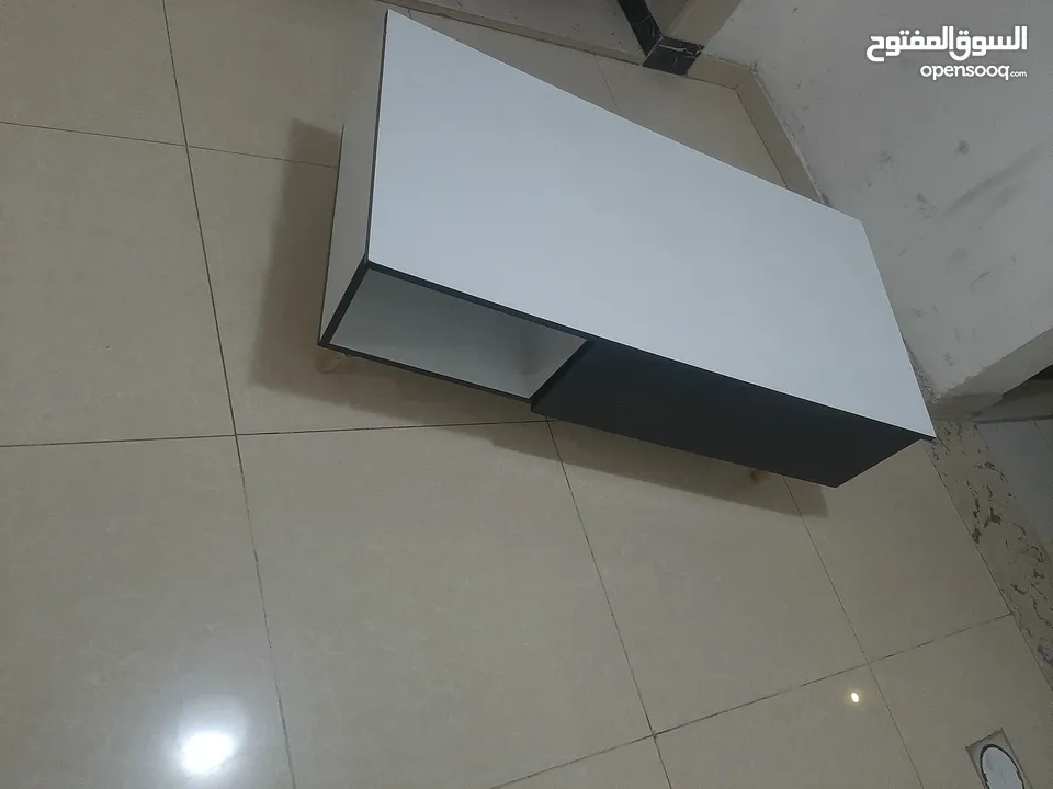 طاولت تلفزيون مستعمله