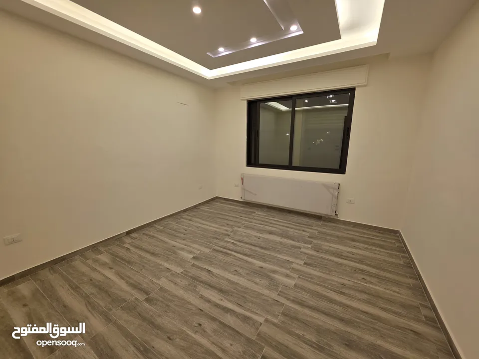 شركة رمضان مميل للاسكان - ضاحية النخيل طابق اول - مساحة 222م - شقة فاخرة - طريق المطار