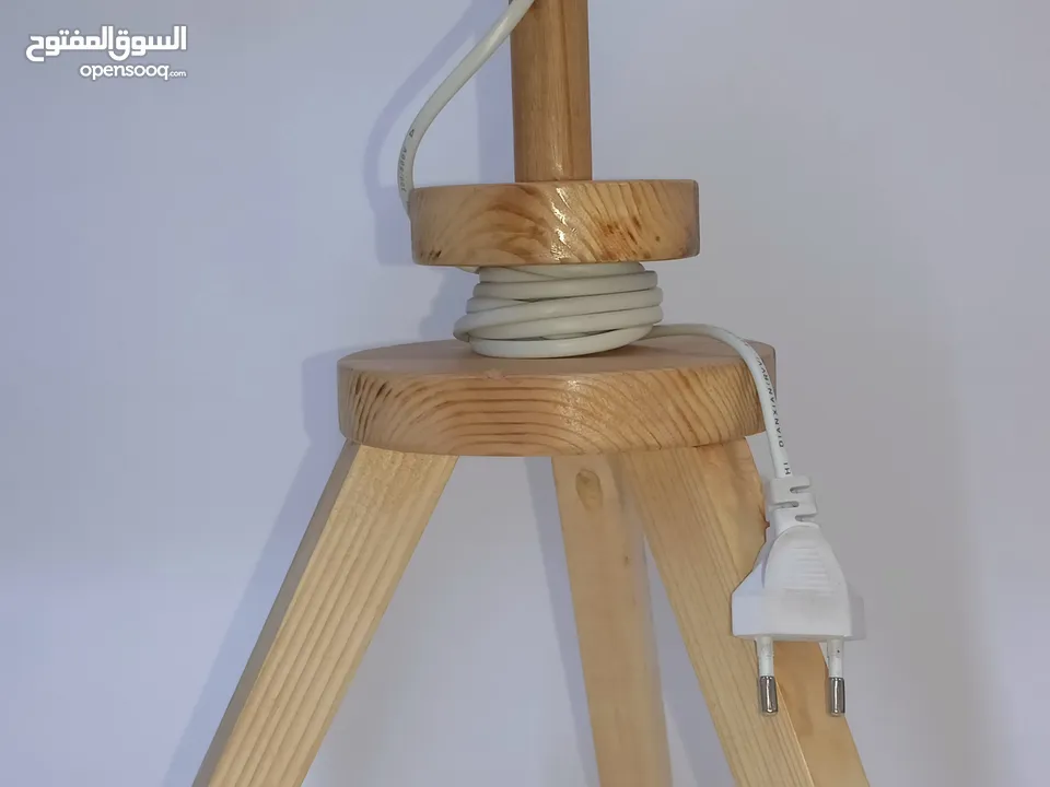 تيبل لامب صناعة يدوية من الخشب الطبيعي