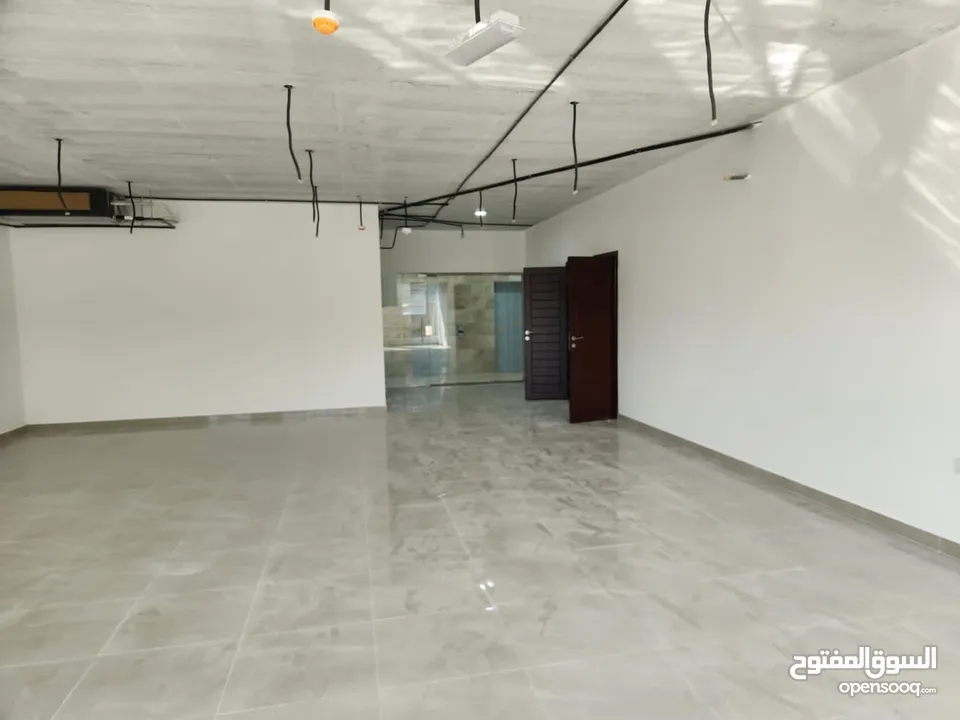 OFFICE SPACE FOR RENT IN BAWSHAR ‎مساحات مكتبية للإيجار في منطقة بوشر الآمين