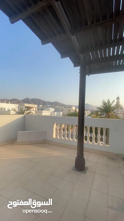 6Me28-Fabulous 5BHK Villa for rent in Qurm, Al Sarooj Street