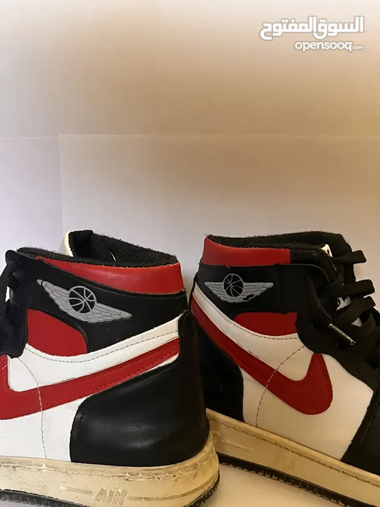 Jordan 1 Retro High (Black/Gym Red) - جوردن 1 اسود واحمر