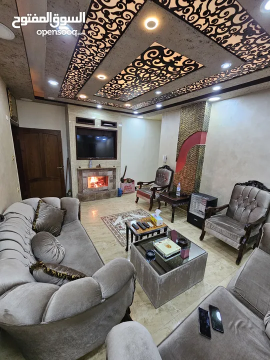 شقه فاخره للبيع