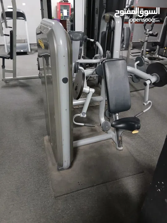 اجهزة مقاومة لعضلة الباي والتراي سيبس