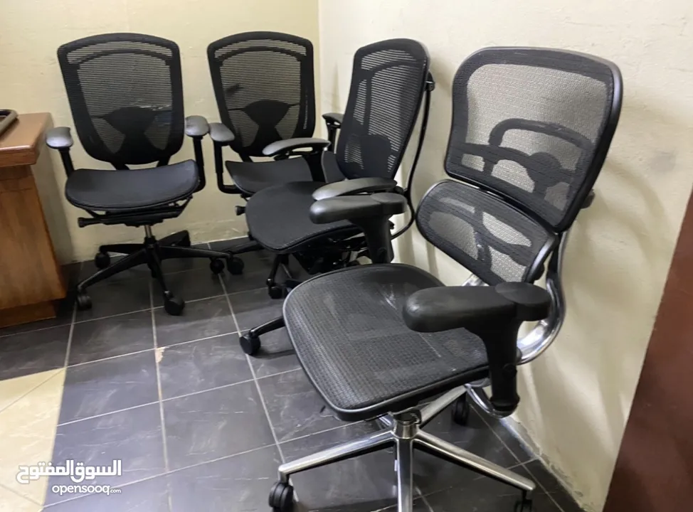 Used office furniture For sale