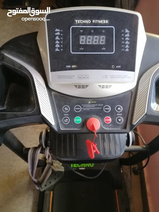جهاز تردمل كهربائي مع رجاج( Techno fitness) بحاله الوكاله بسعر مغري وحرق