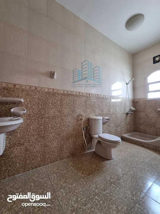 فيلا واسعة للاستخدام التجاري Clean & Neat 7 BR Commercial Villa