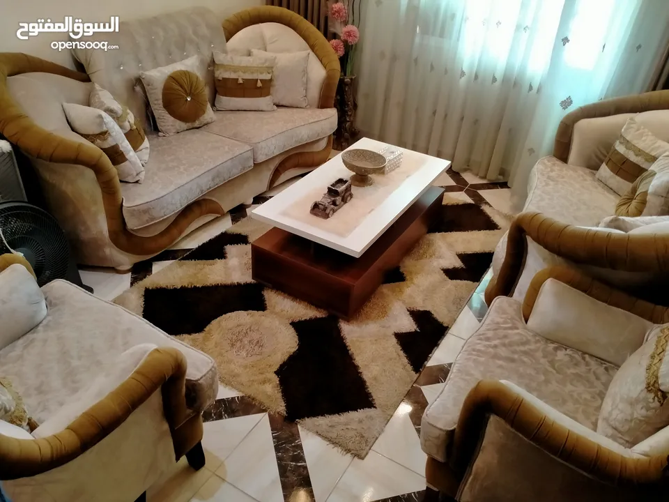 طقم كنب فاخر 7 مقاعد