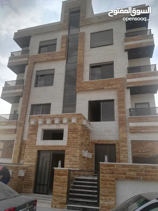 شقة للبيع في البيادر بجانب الجامعة التقنية