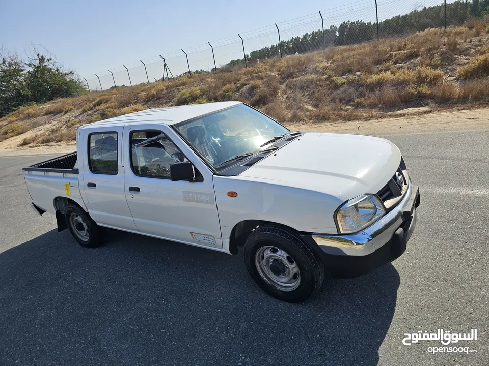 Nissan pickup 2016