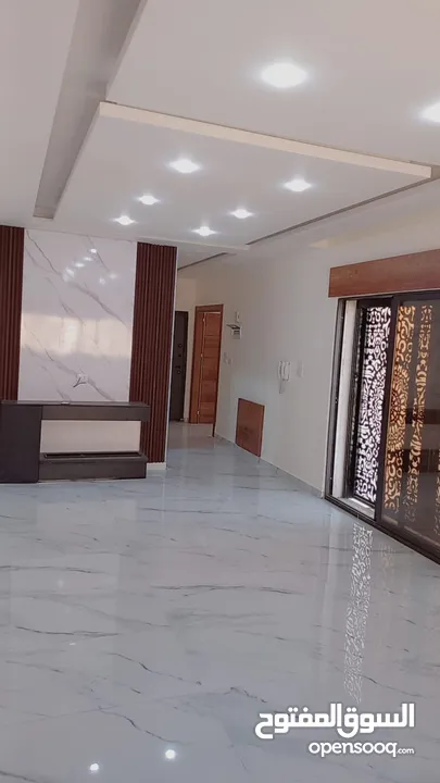 شقه للبيع فاخره جدا في اجمل مناطق حي الياسمين تشطيبات ولا في الاحلام من المالك مباشره سعر لقطة 49000