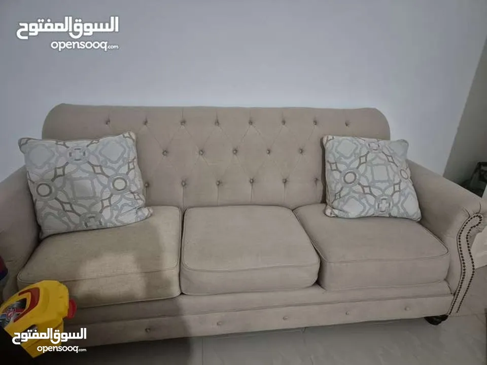 طقم كنب اشلي من السعودية لون بيج