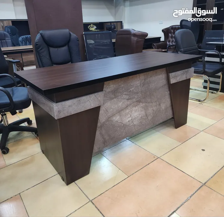 اثاث مكتبي مكتب مدير بعدة الوان بسعر خيالي مع جانبية بادراج وطاولة والتوصيل مجاني مكاتب ادارية