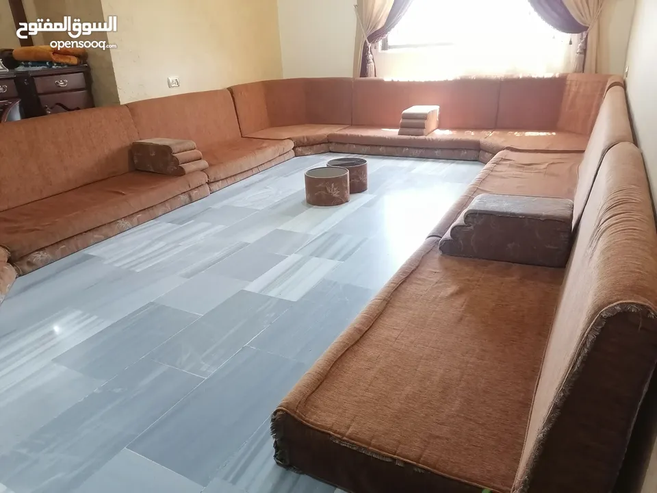 مجلس عربي كبير سعودي 16 مقعد  للبيع
