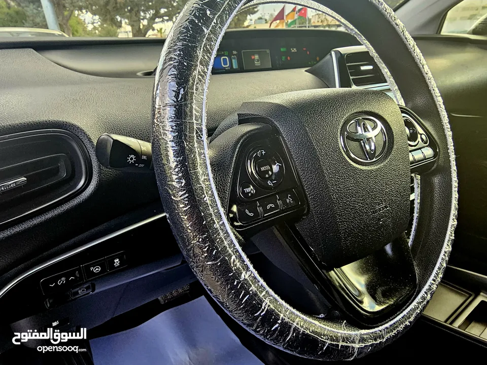 تويوتا بريوس 2019 بطارية ليثيوم - Toyota Prius - الاقساط عن طريق البنوك او شركات التسهيلات