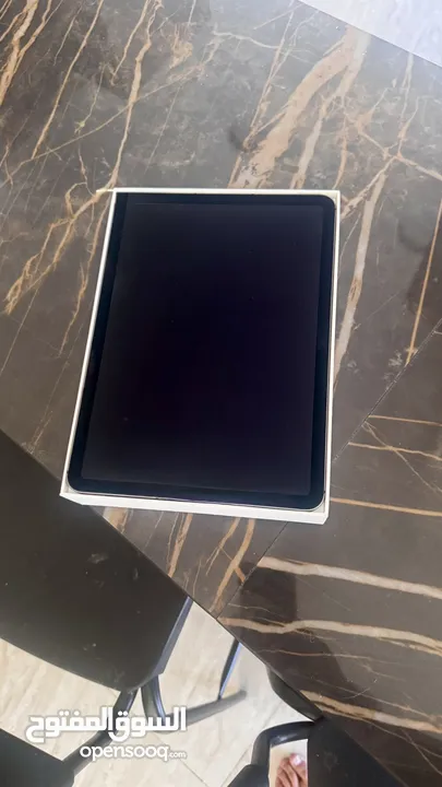 Ipad air 5 with sim card slot 64 gigabytes in a very good condition  ايباد اير 5 مع مدخل شريحة